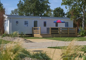 Luxe Chalet met 2 badkamers op Camping de Oase - JoyCasa